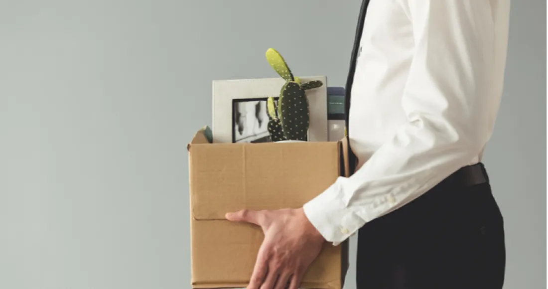 employee carrying box