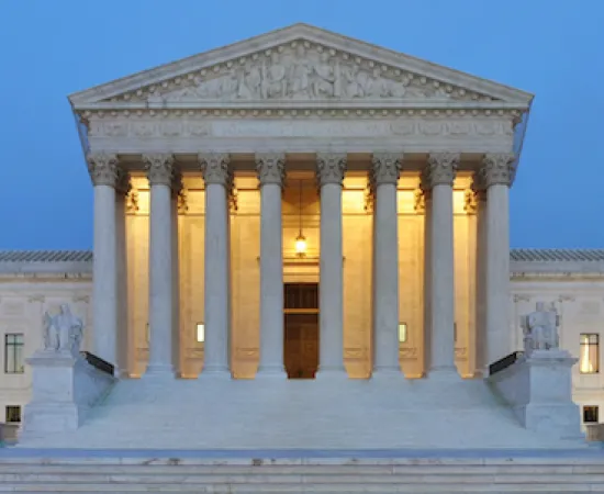 Panorama_of_United_States_Supreme_Court_Building_at_Dusk
